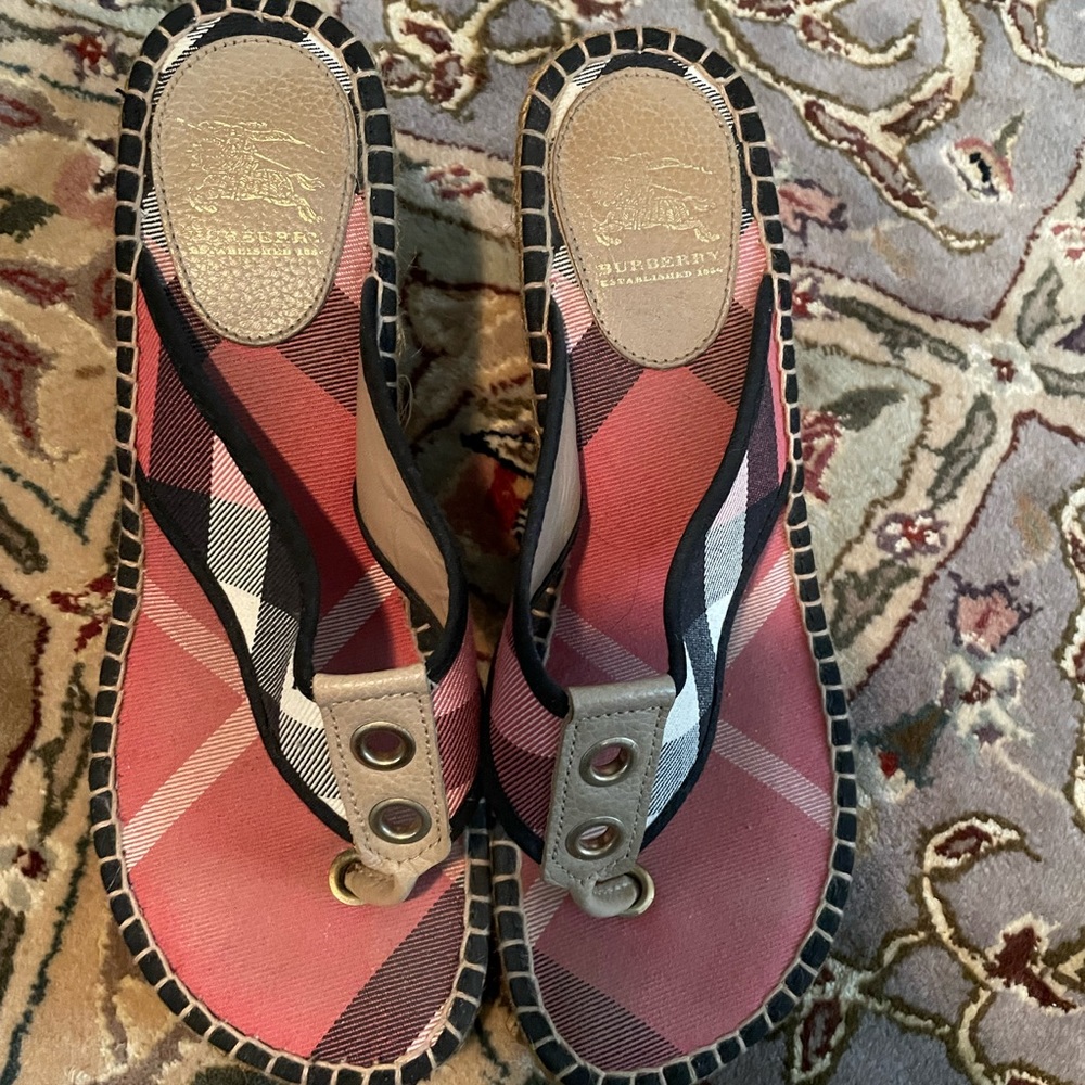 Burberry sandals. Size 39. Made in Spain.